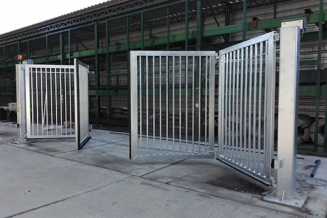 Automatic Bi-Folding Gate