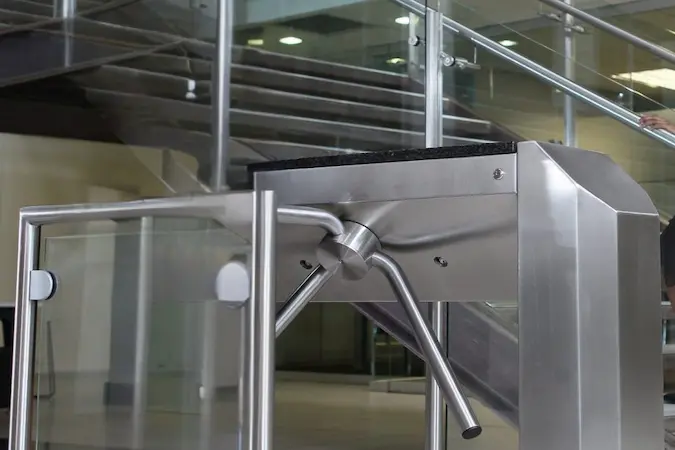 Heavy-duty full height turnstile for high-security perimeter access control